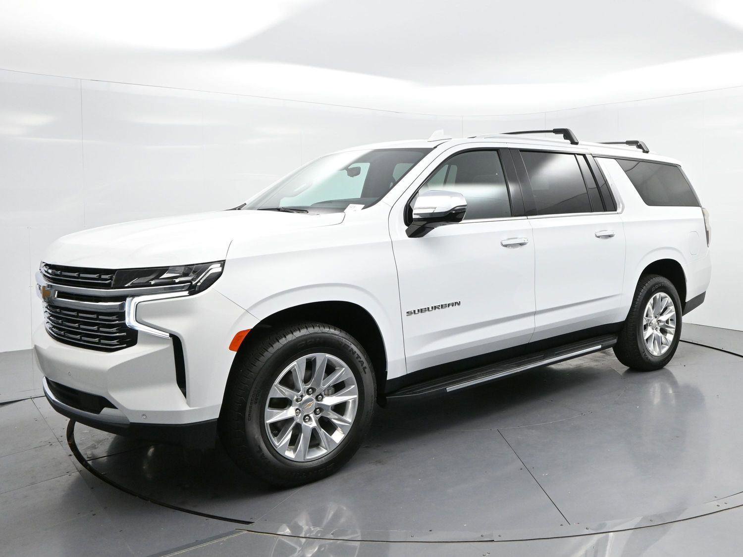 Used 2024 Chevrolet Suburban Premier w/ Premium Package AWD/4WD image 4