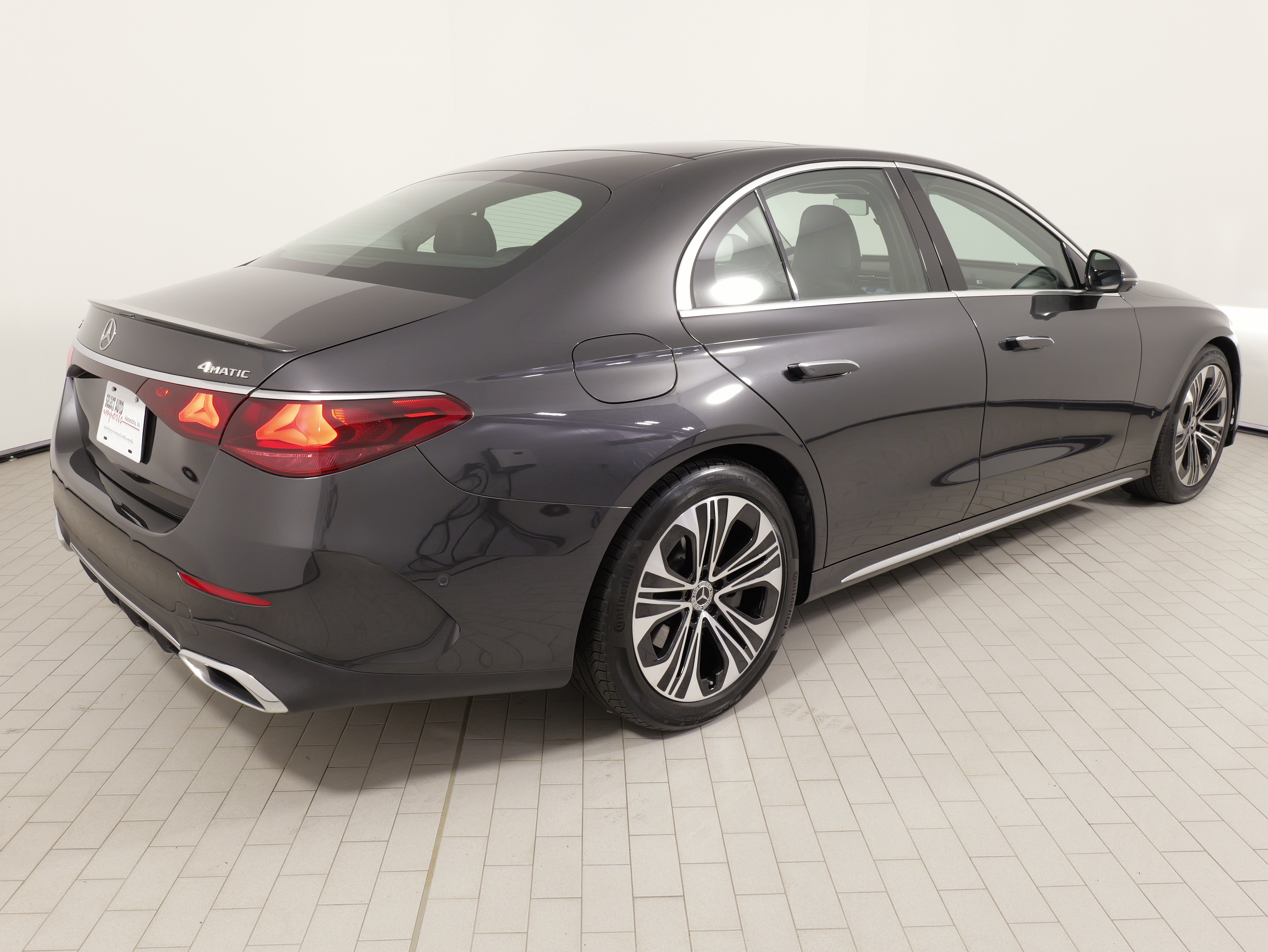 Used 2025 Mercedes-Benz E 350 4MATIC Sedan image 12
