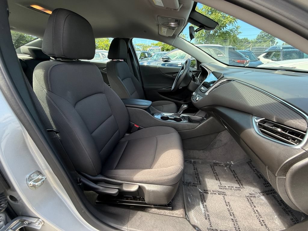 Used 2020 Chevrolet Malibu LT FWD image 24