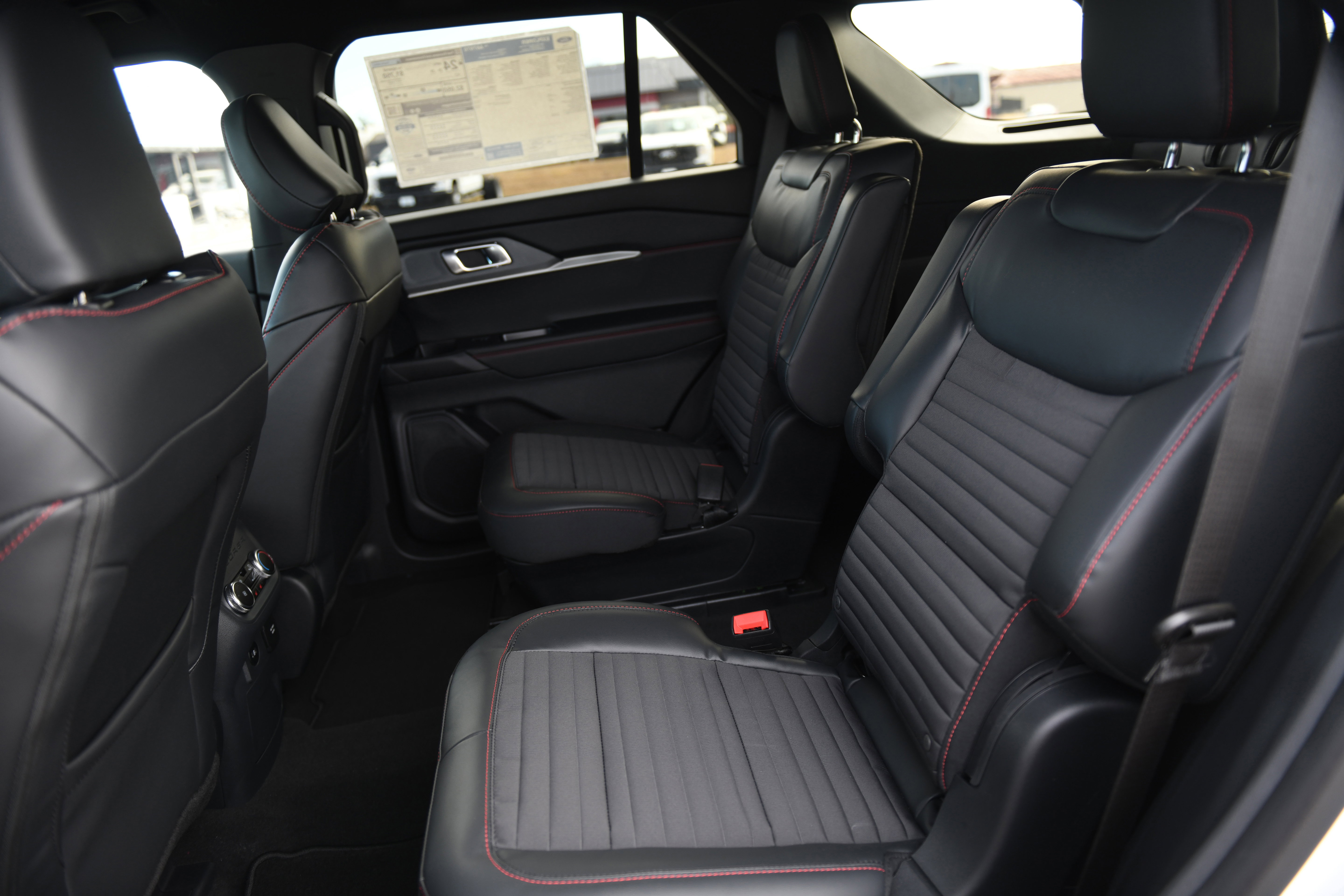 New 2026 Ford Explorer ST-Line w/ ST-Line Street Pack image 13