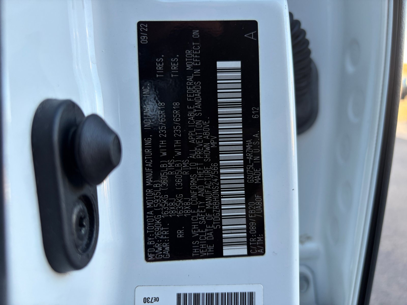 Used 2022 Toyota Highlander XLE AWD/4WD image 34