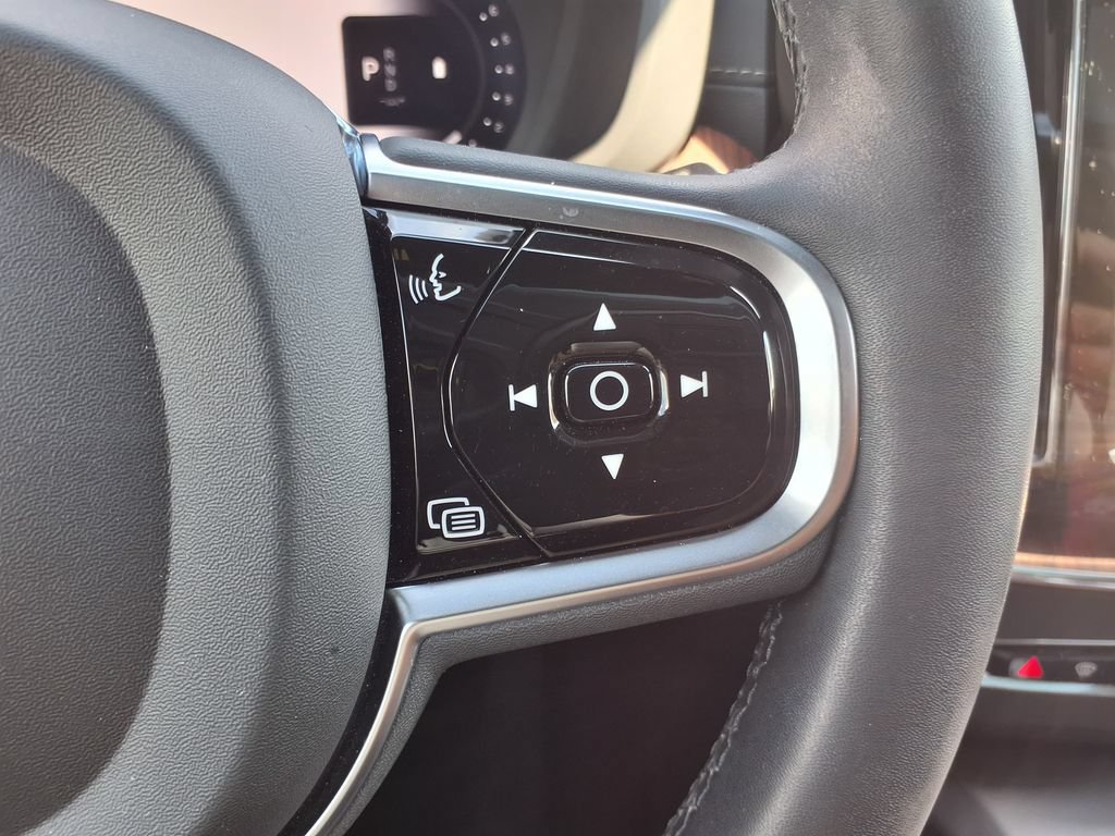 Certified 2023 Volvo XC60 B5 Ultimate AWD/4WD image 28