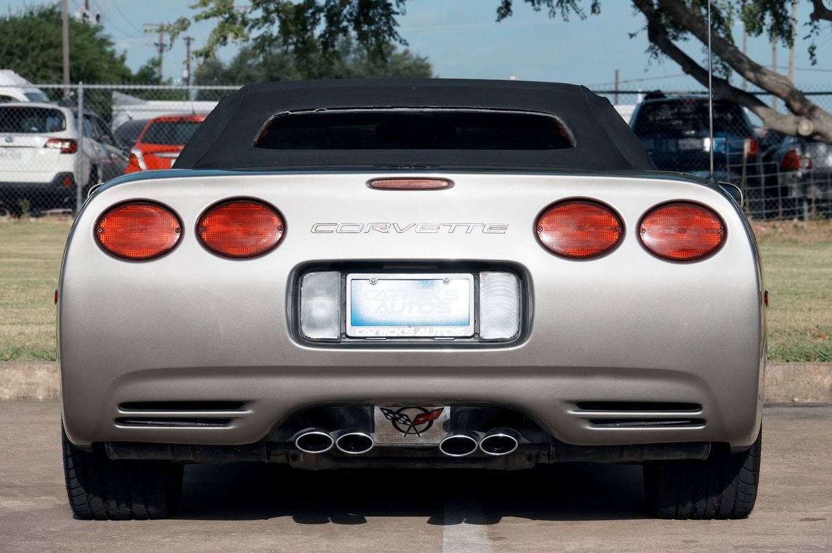 Used 2002 Chevrolet Corvette Convertible w/ Preferred Equipment Group2 RWD image 12
