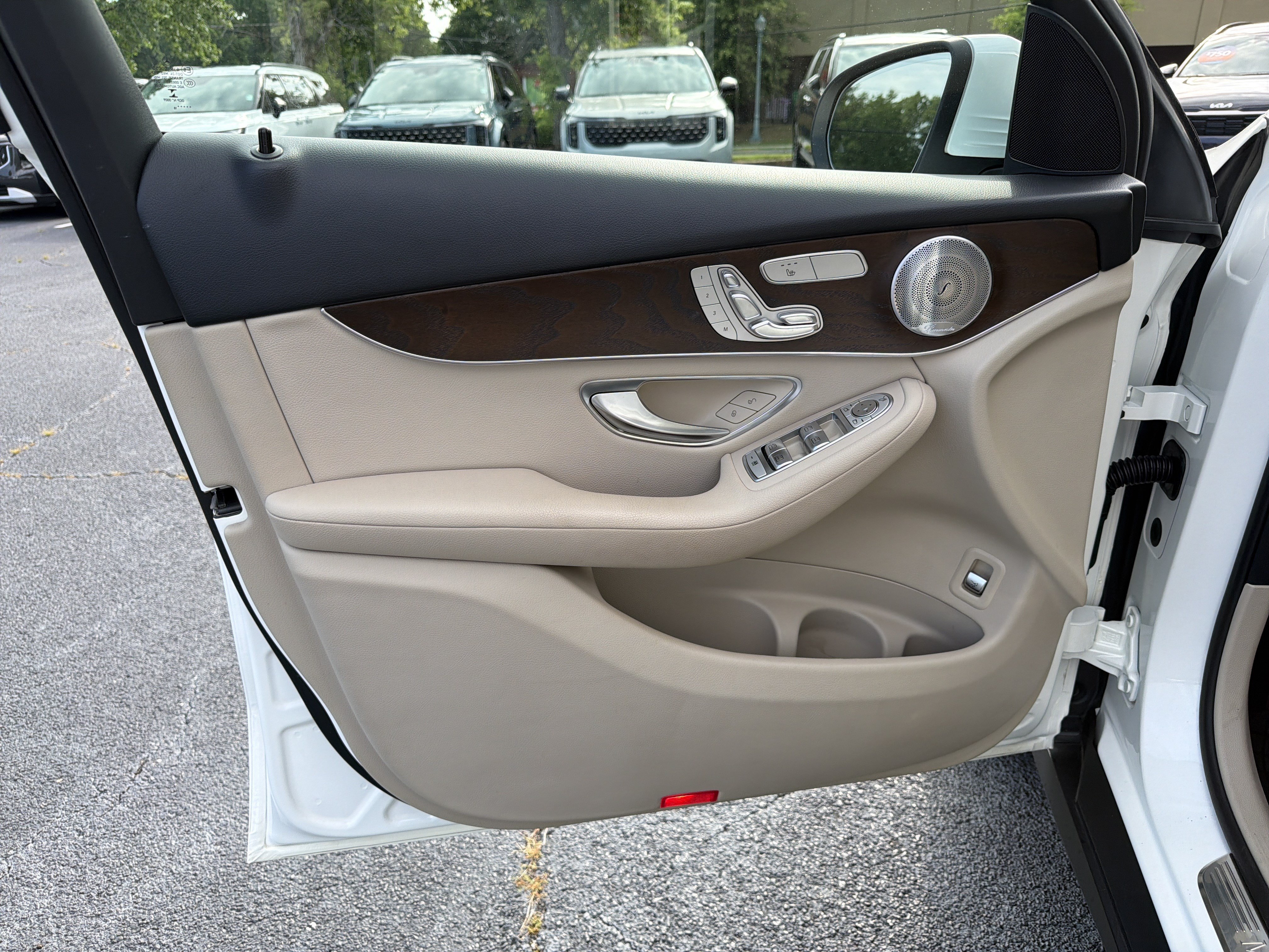 Used 2019 Mercedes-Benz GLC 300 image 8