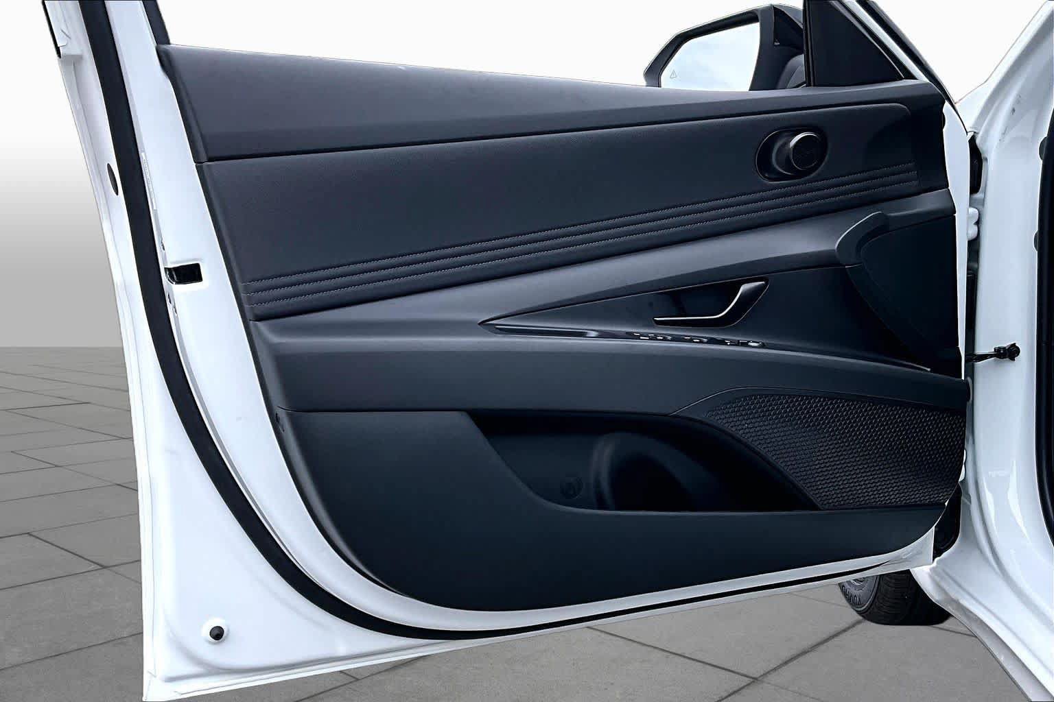 New 2026 Hyundai Elantra SEL Sport FWD image 13
