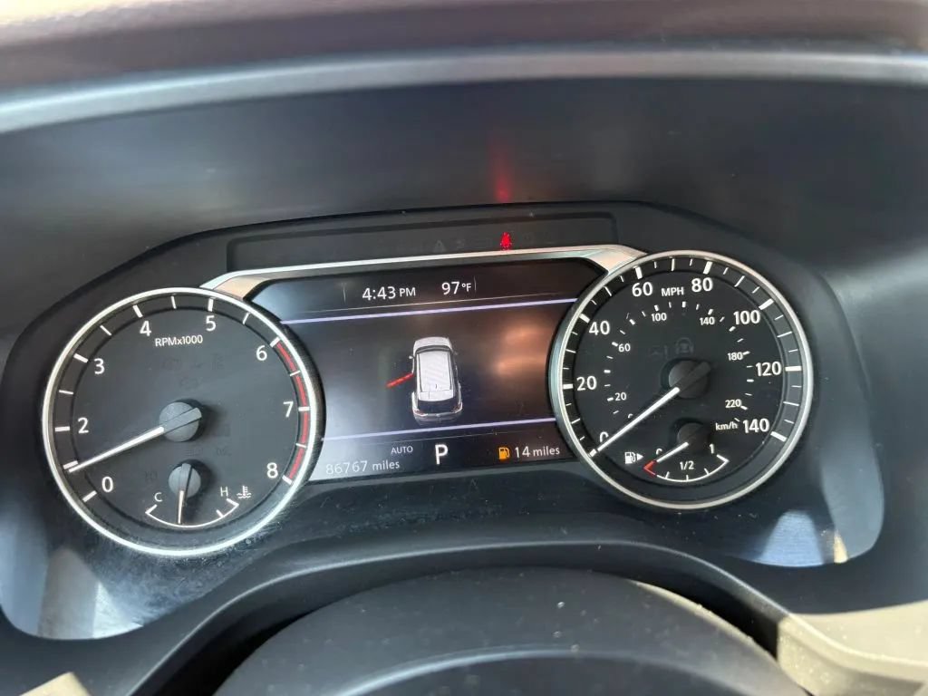 Used 2023 Nissan Rogue SV AWD/4WD image 14