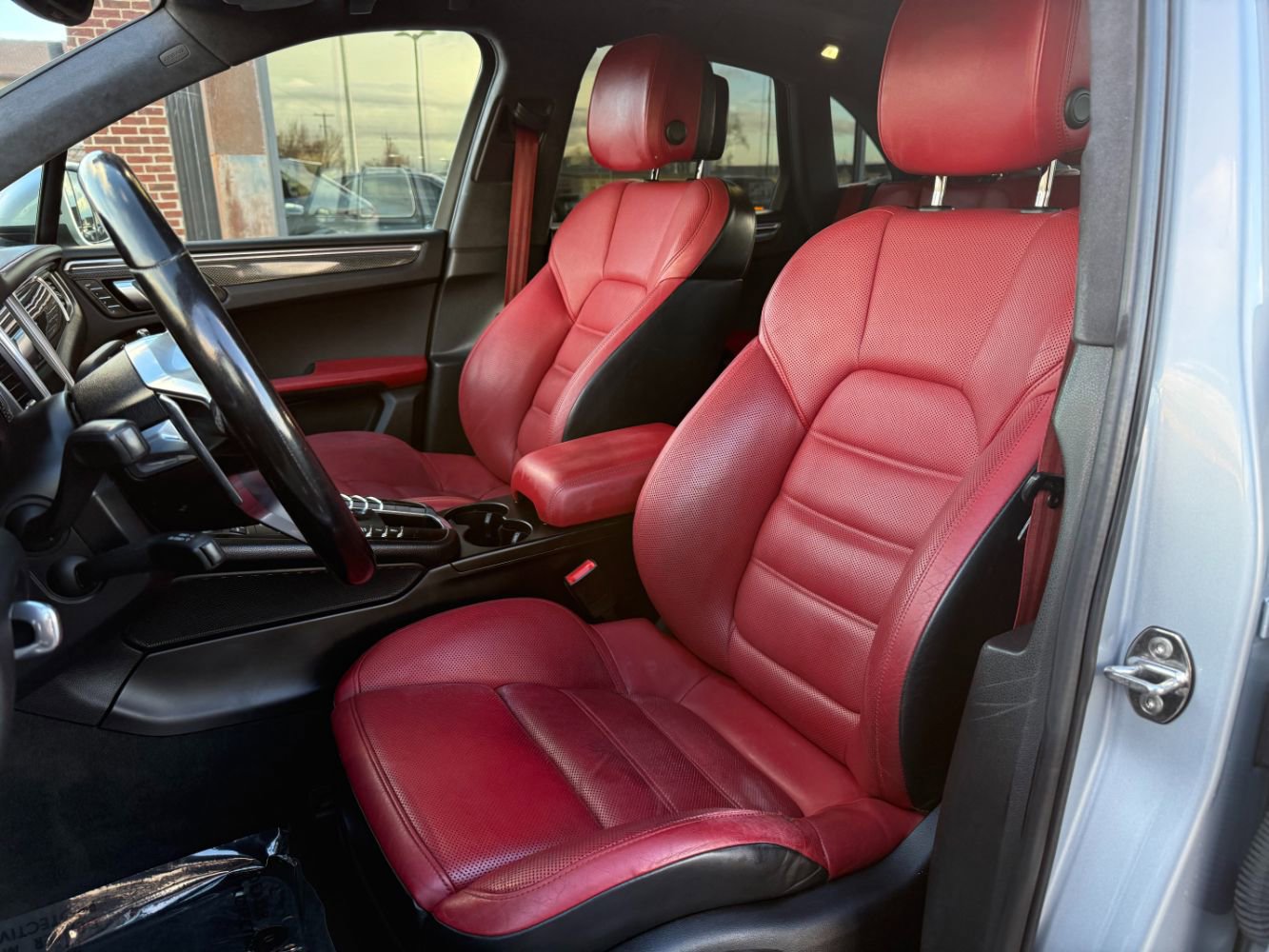 Used 2018 Porsche Macan Turbo w/ Premium Package Plus AWD/4WD image 20