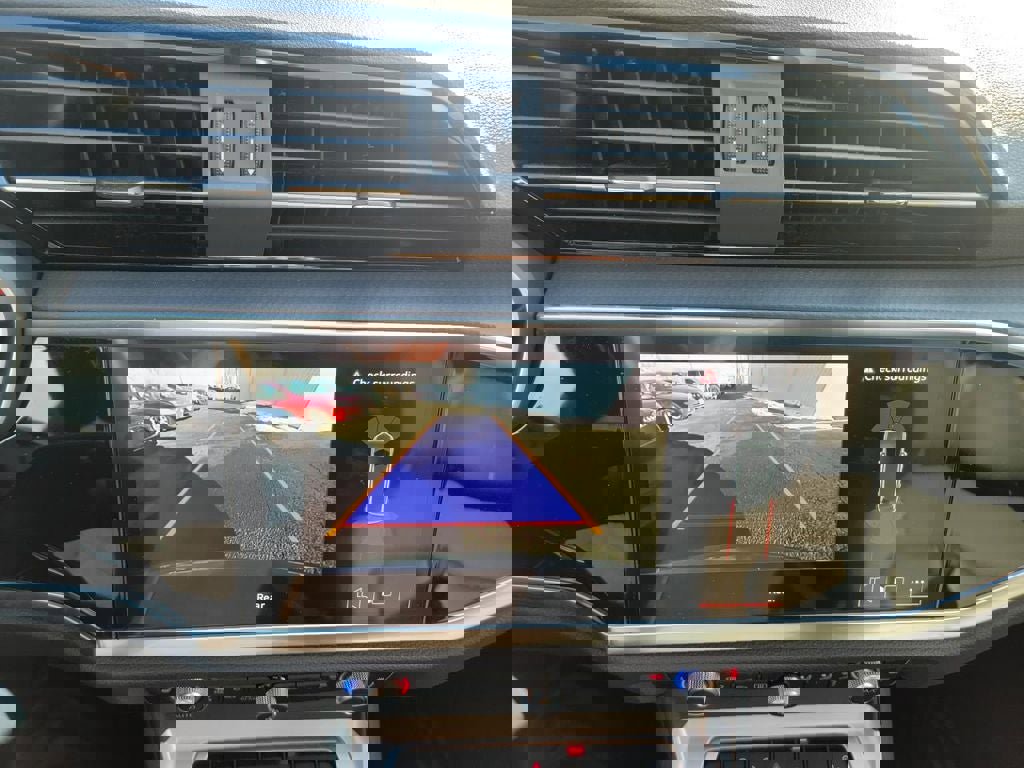 Used 2025 Audi Q3 2.0T Premium image 36