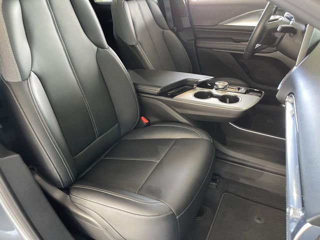 Used 2024 Cadillac Lyriq Tech AWD/4WD image 13