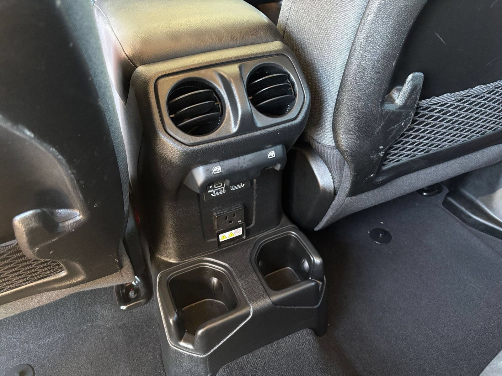 Used 2025 Jeep Wrangler Unlimited Rubicon AWD/4WD image 22