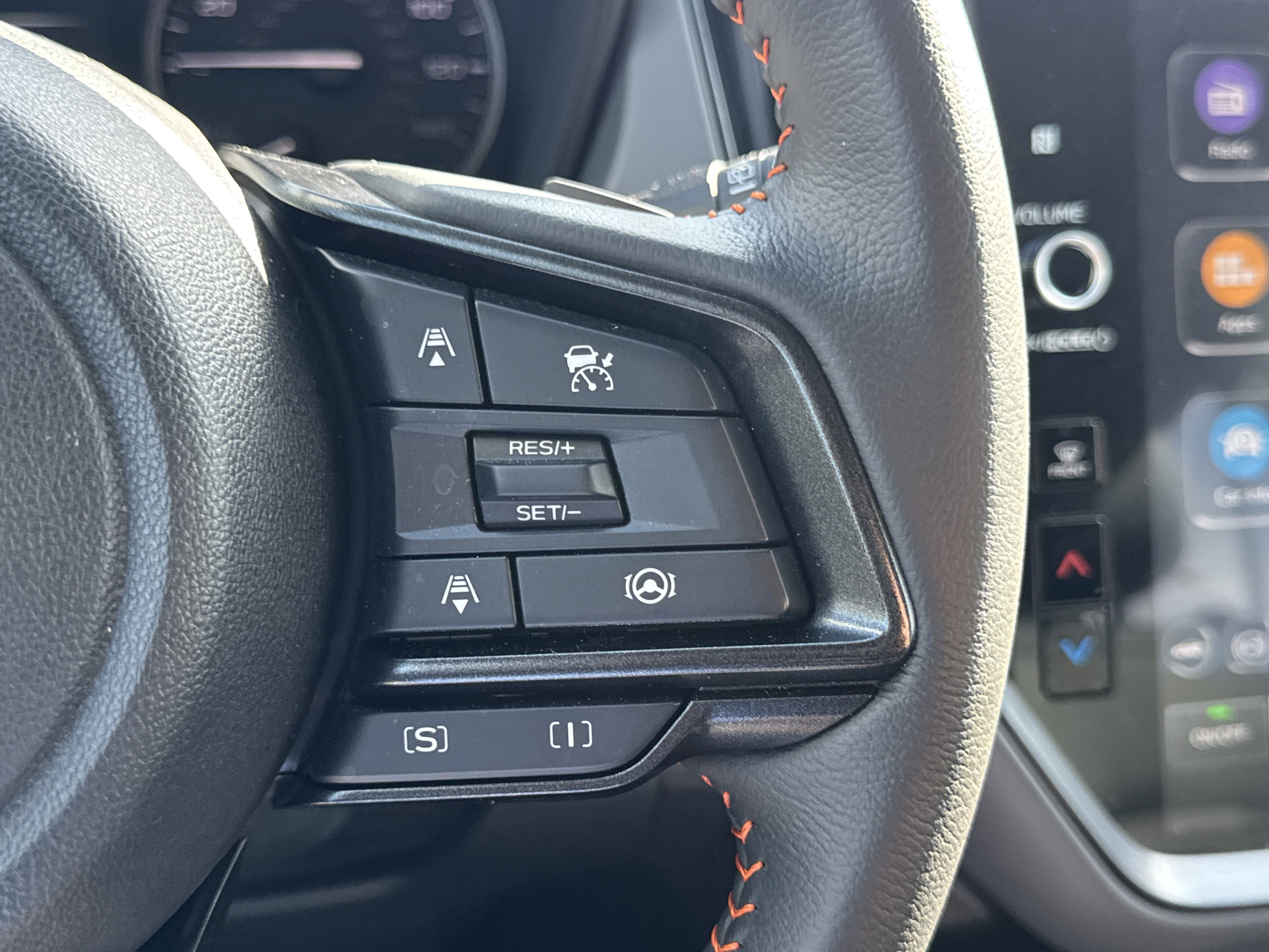 Certified 2025 Subaru Crosstrek 2.5i Limited w/ Crosstrek Mirror Package image 15