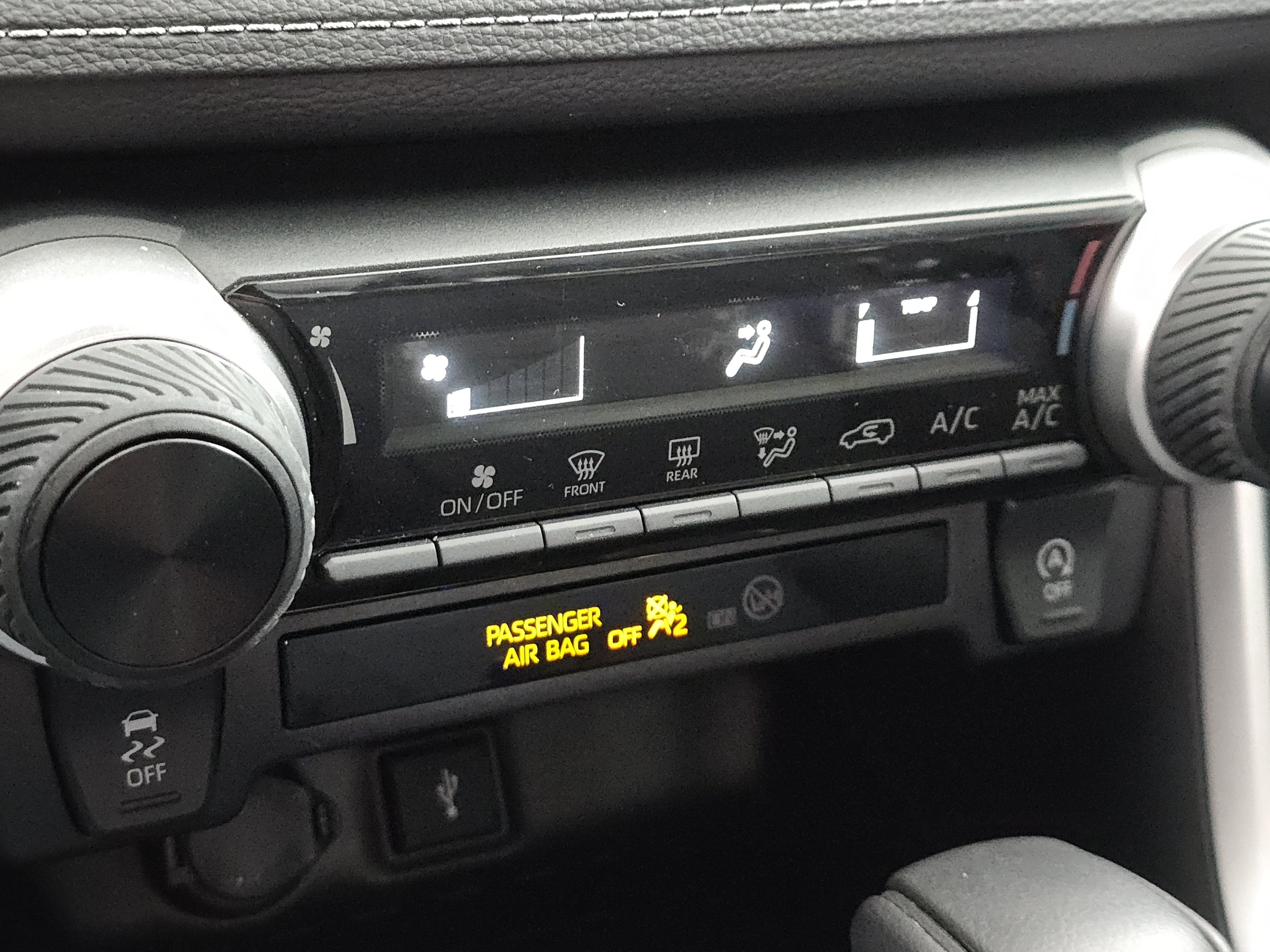 Used 2022 Toyota RAV4 LE image 20