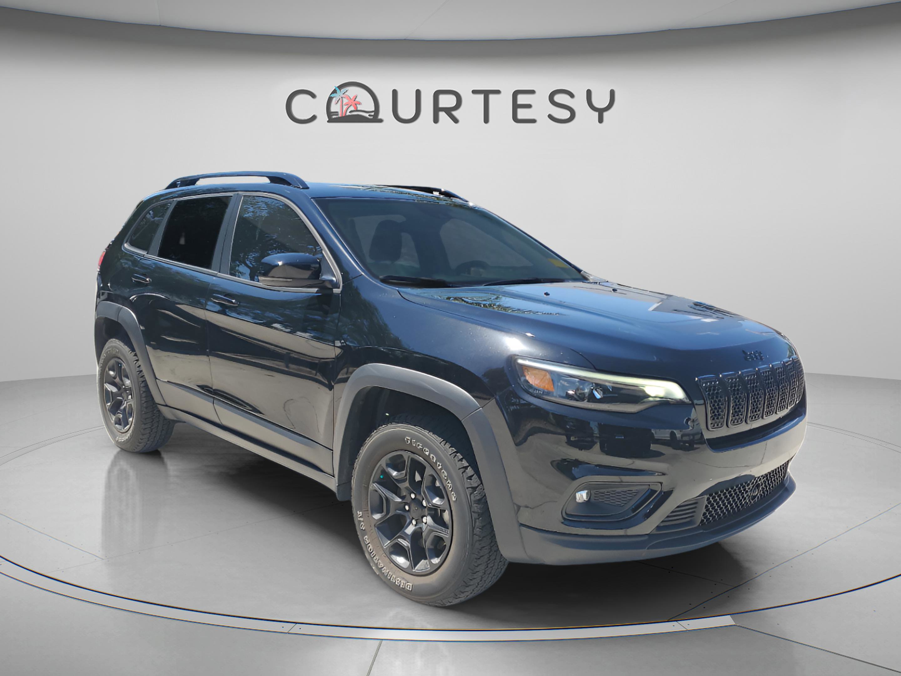 Used 2022 Jeep Cherokee Latitude AWD/4WD image 4