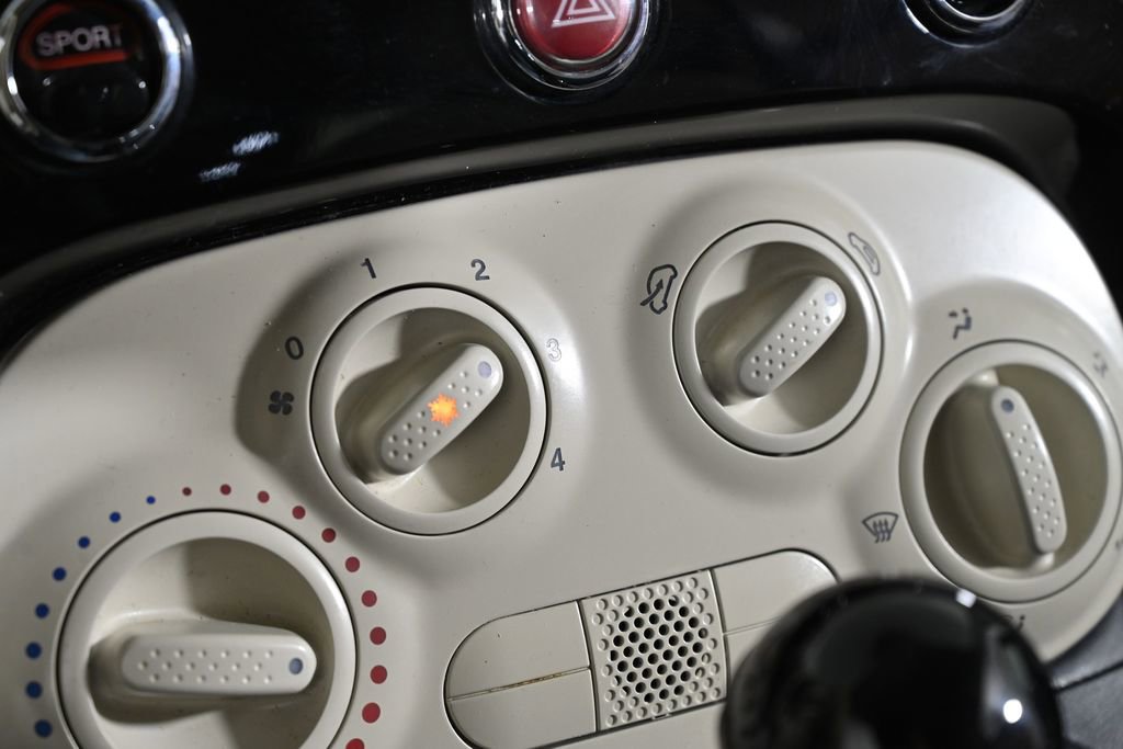 Used 2015 FIAT 500 Pop image 16