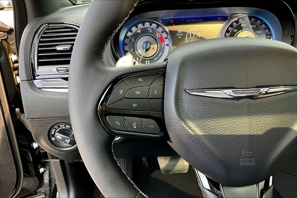 Used 2023 Chrysler 300 S w/ Comfort Group RWD image 13