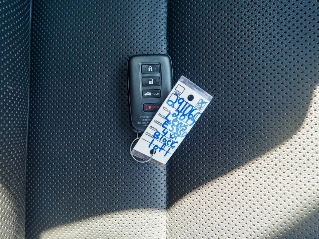 Used 2017 Lexus ES 350 w/ Premium Package FWD image 30