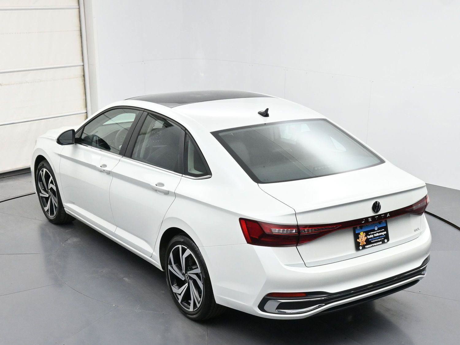 Certified 2026 Volkswagen Jetta SEL FWD image 29