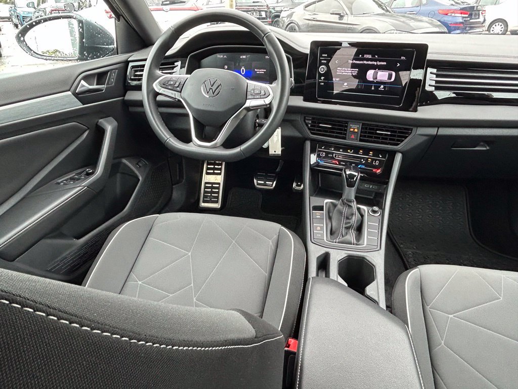 Used 2026 Volkswagen Jetta Sport FWD image 9