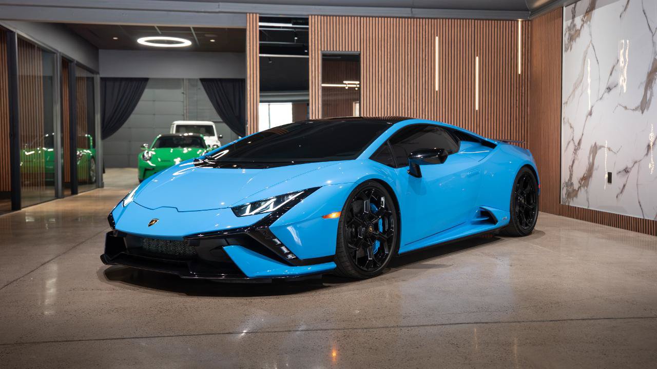 Used 2023 Lamborghini Huracan Tecnica RWD image 4