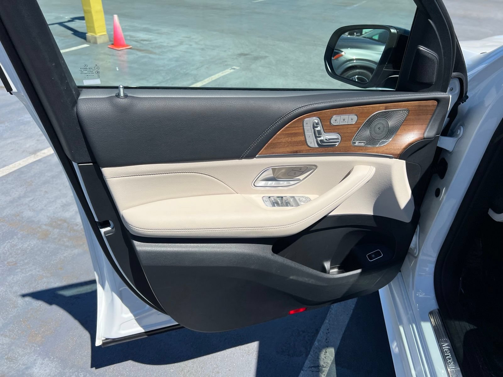 Used 2024 Mercedes-Benz GLE 580 4MATIC image 11