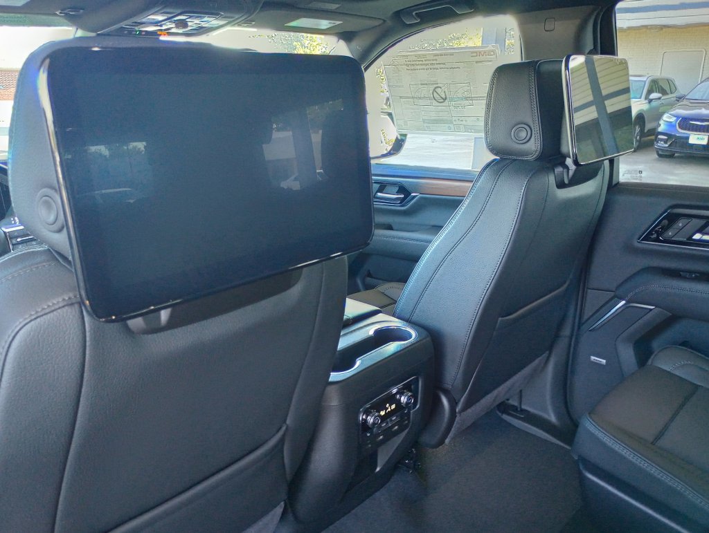 New 2026 GMC Yukon Denali w/ Denali Reserve Package AWD/4WD image 22