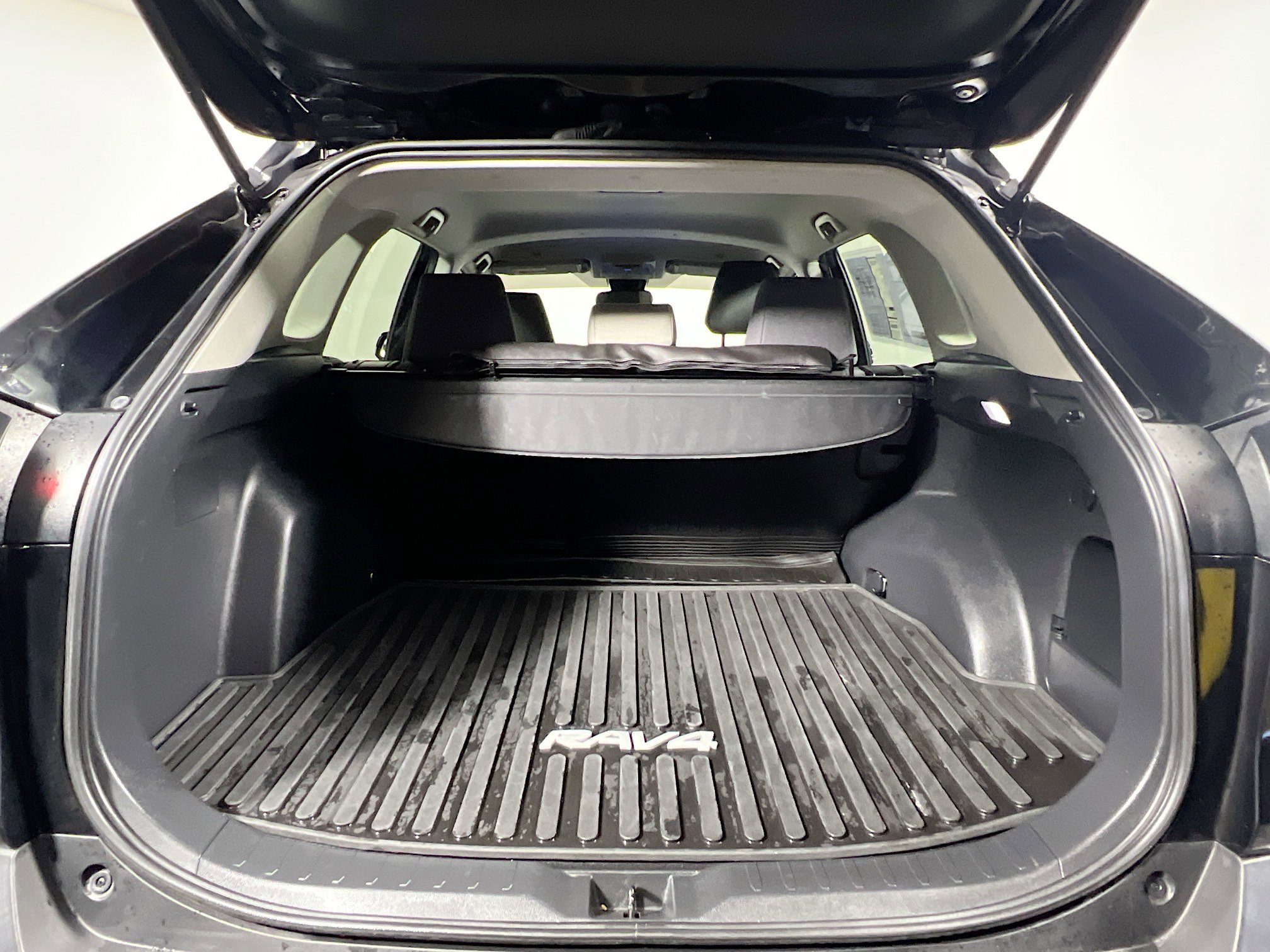 Used 2024 Toyota RAV4 XLE image 34