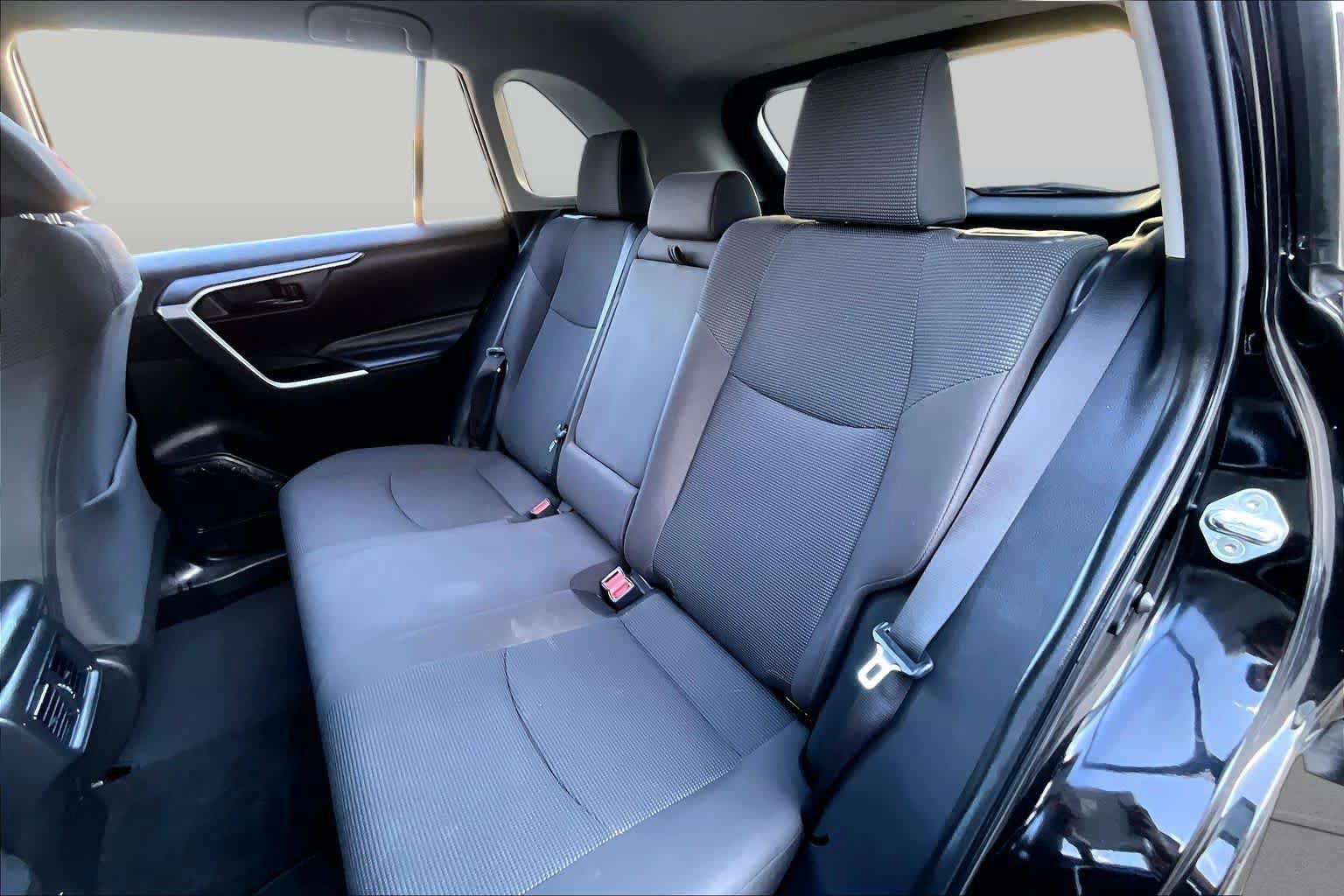 Used 2024 Toyota RAV4 LE FWD image 20