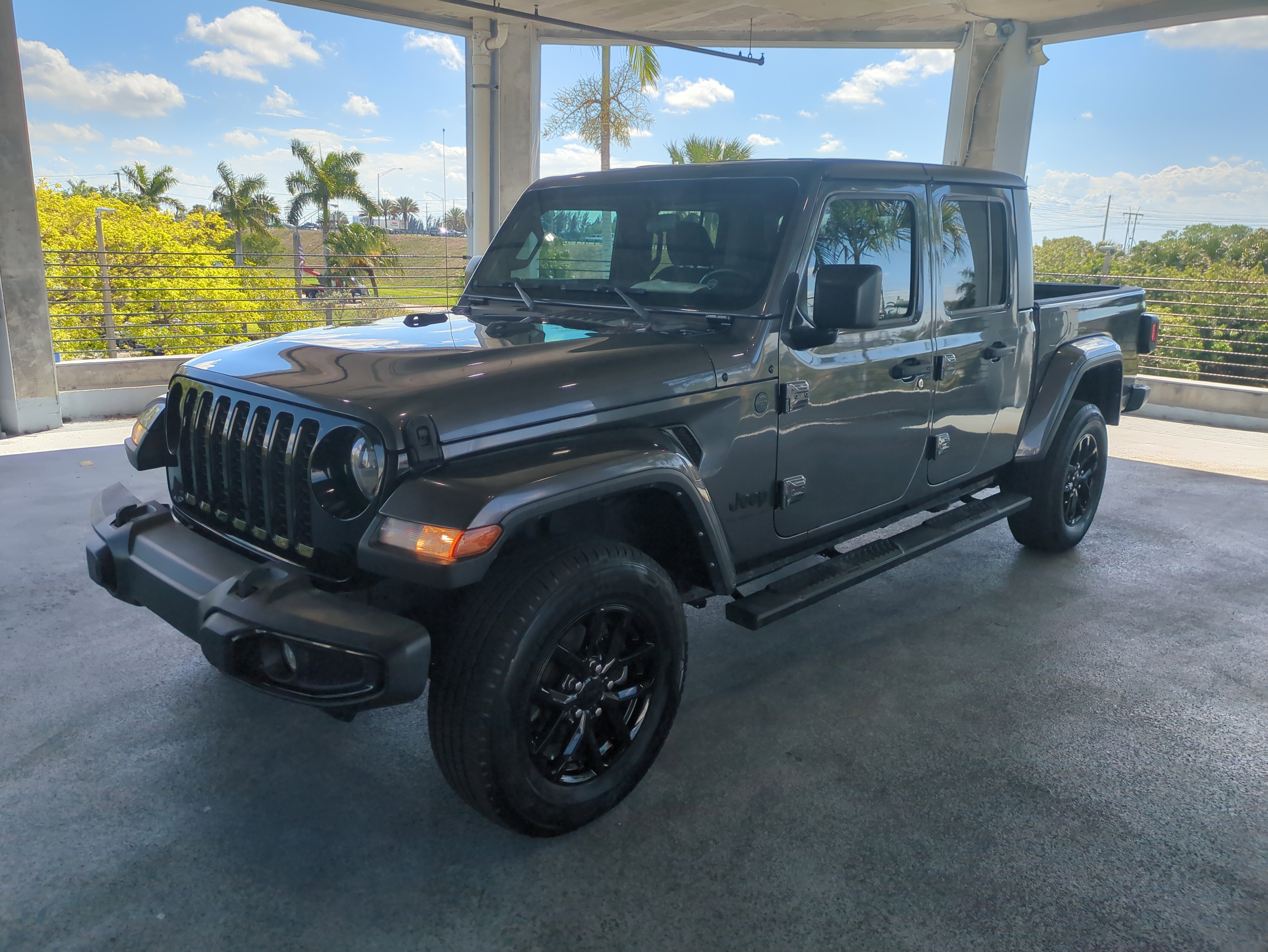 Used 2022 Jeep Gladiator Sport AWD/4WD image 9