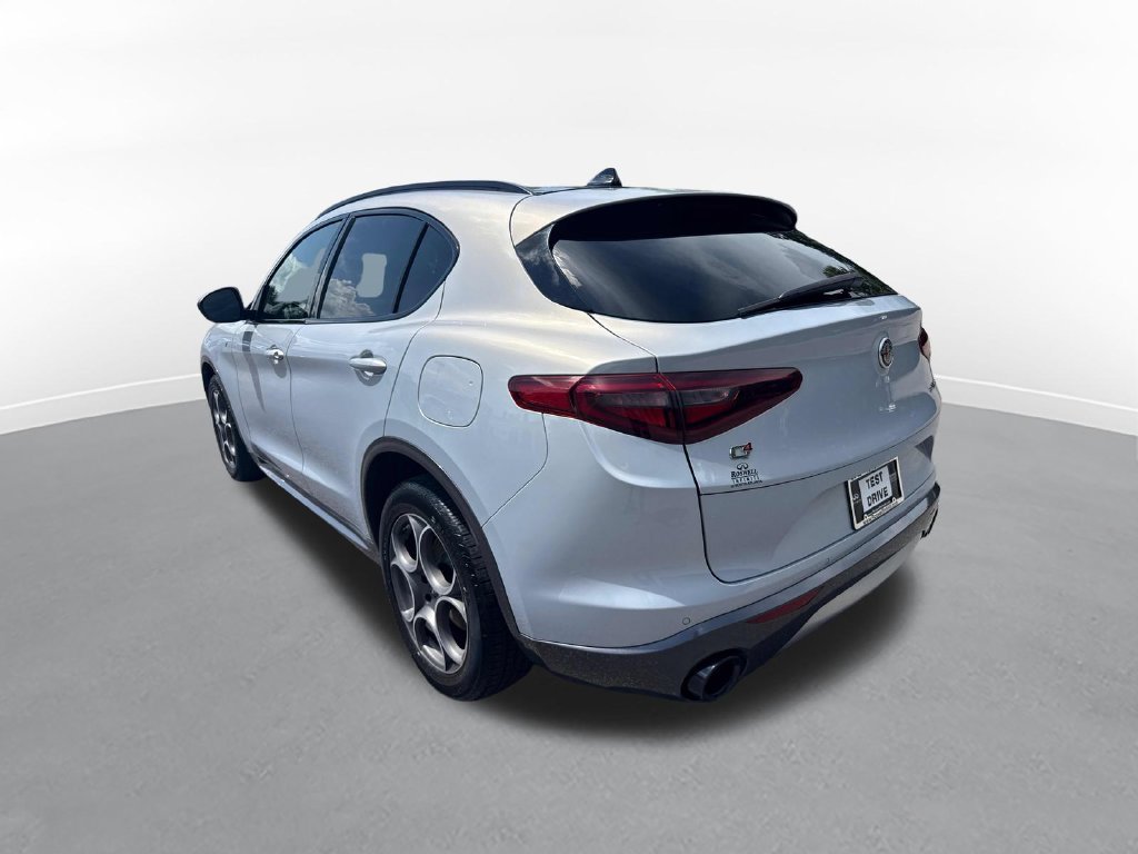 Used 2023 Alfa Romeo Stelvio Ti AWD/4WD image 8