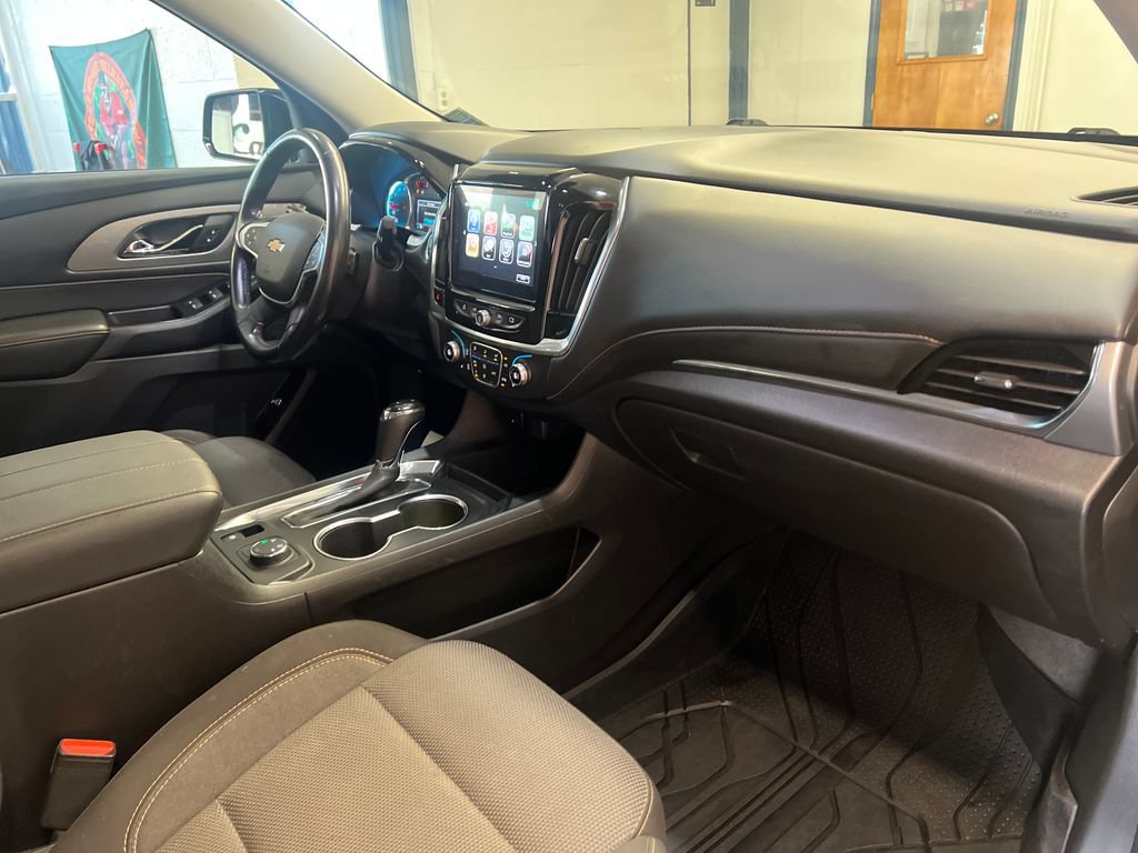 Used 2019 Chevrolet Traverse LT w/ LPO, Floor Liner Package AWD/4WD image 38