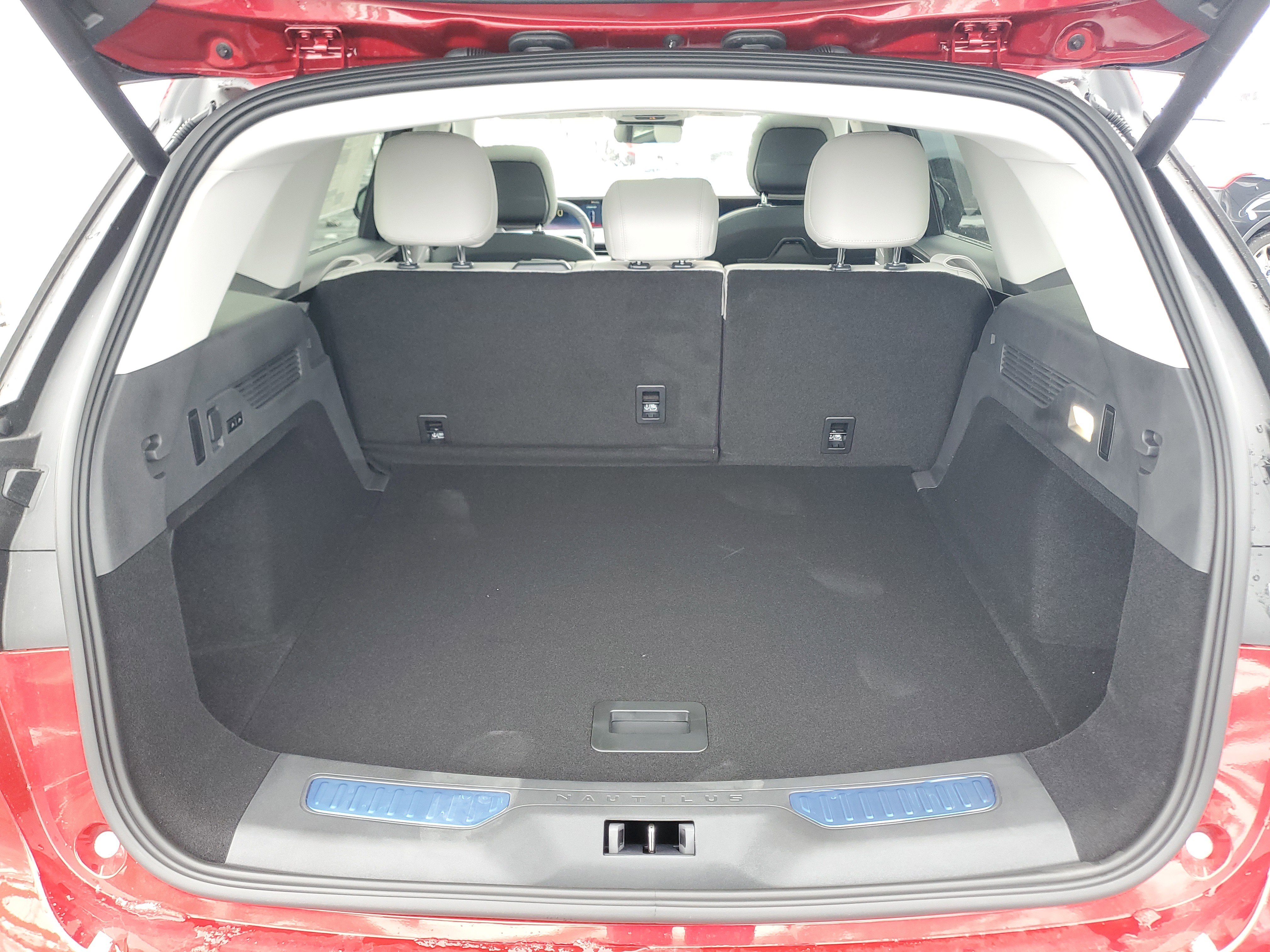 New 2026 Lincoln Nautilus Premier w/ Equipment Group 102A image 32