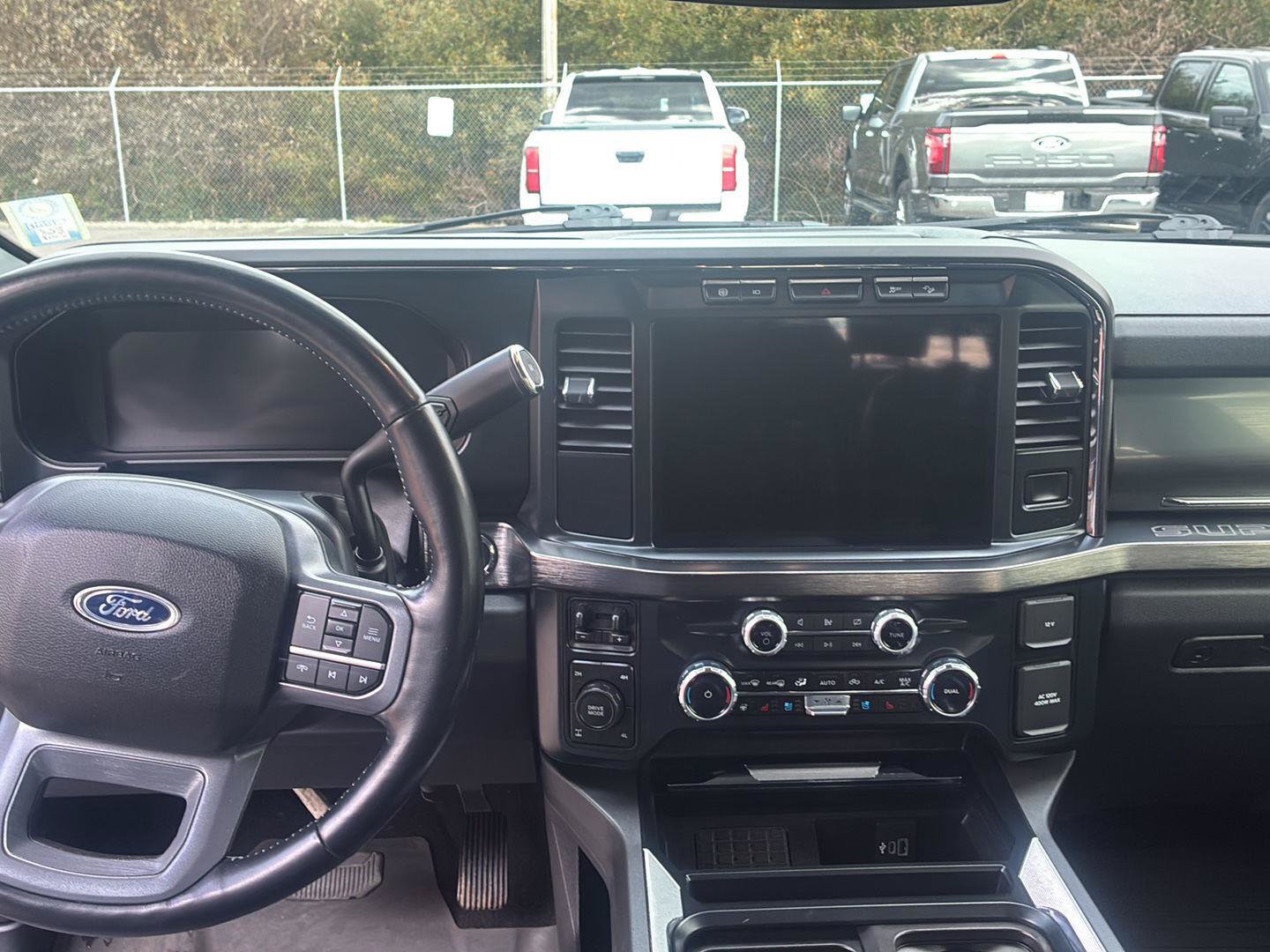 Used 2023 Ford F250 Lariat w/ FX4 Off-Road Package AWD/4WD image 12