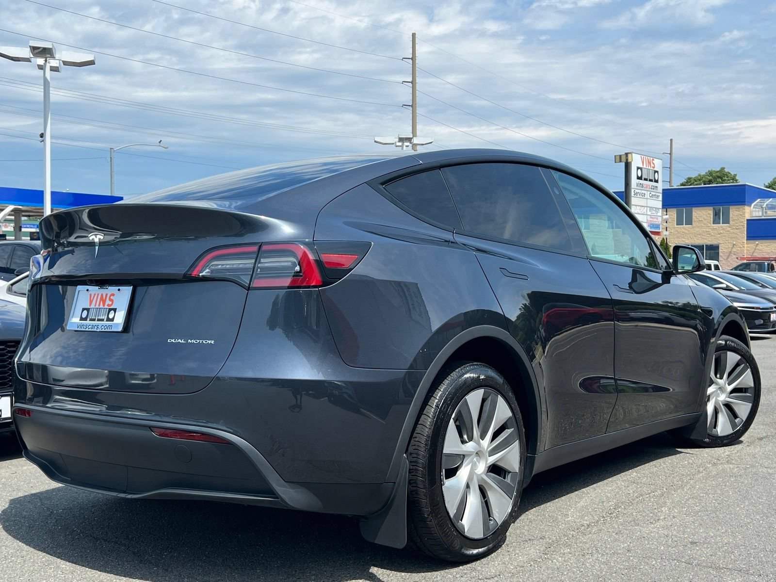 Used 2024 Tesla Model Y Long Range AWD/4WD image 12