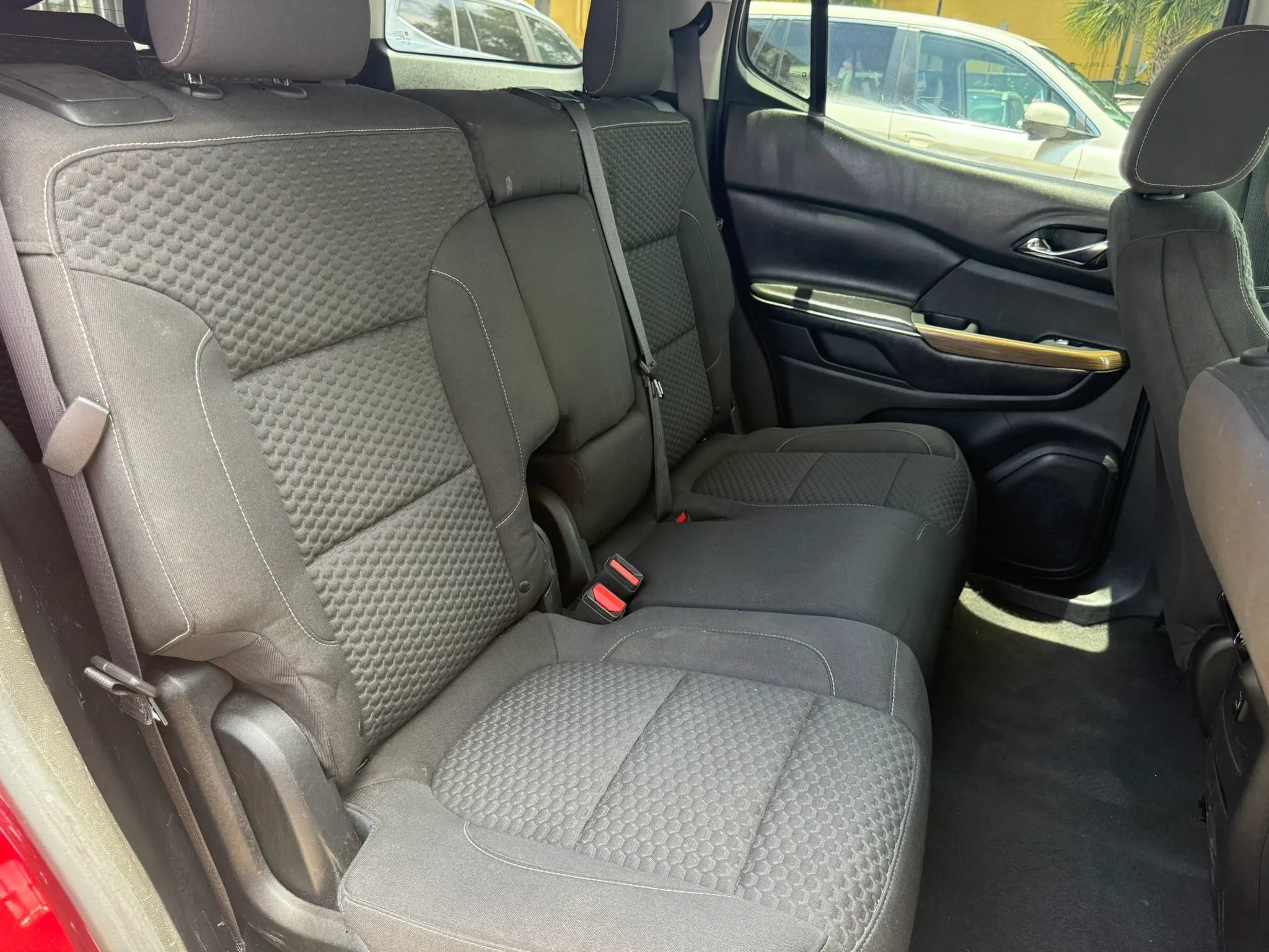 Used 2017 GMC Acadia SLE FWD image 16