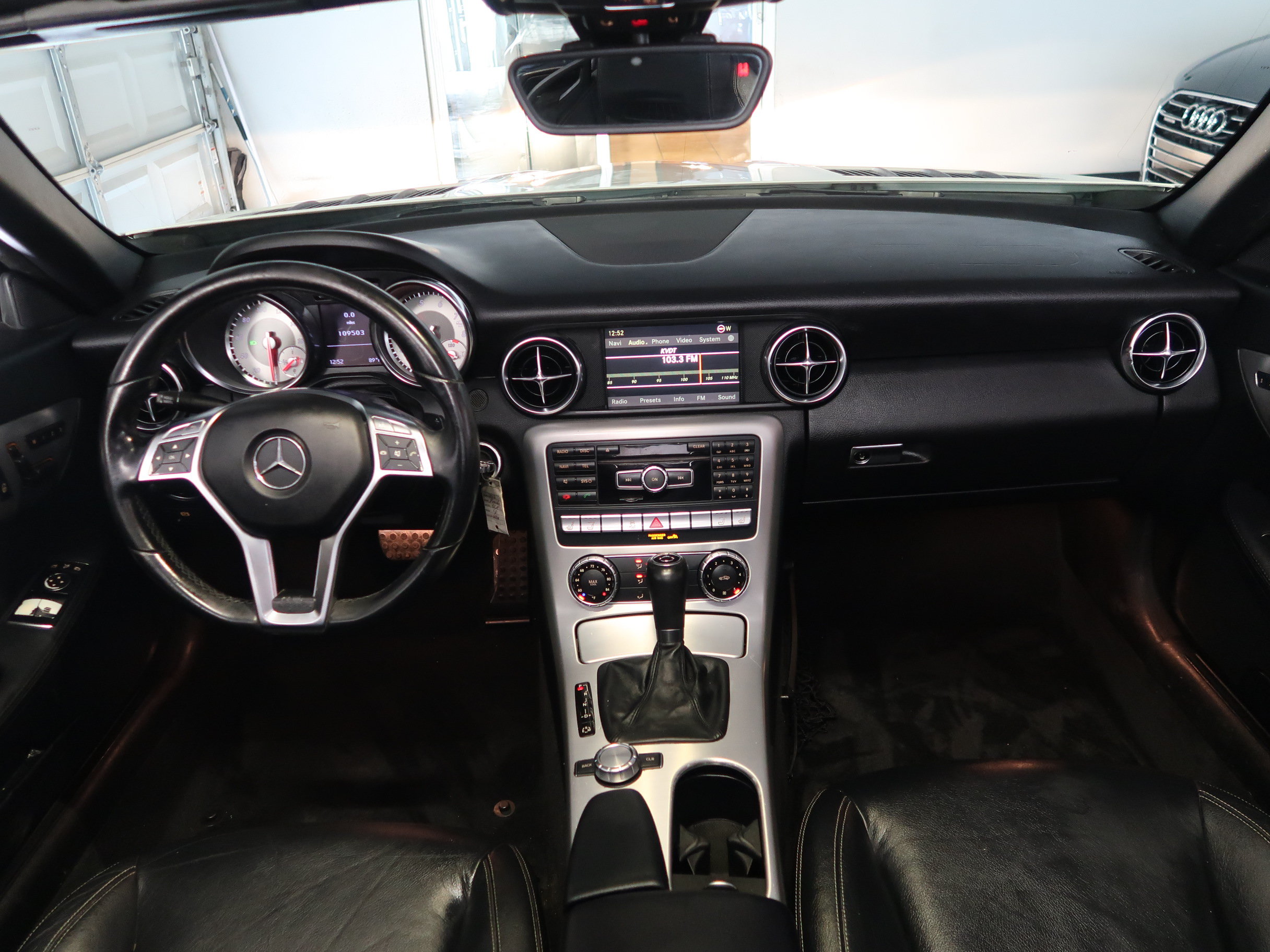 Used 2012 Mercedes-Benz SLK 350 image 11
