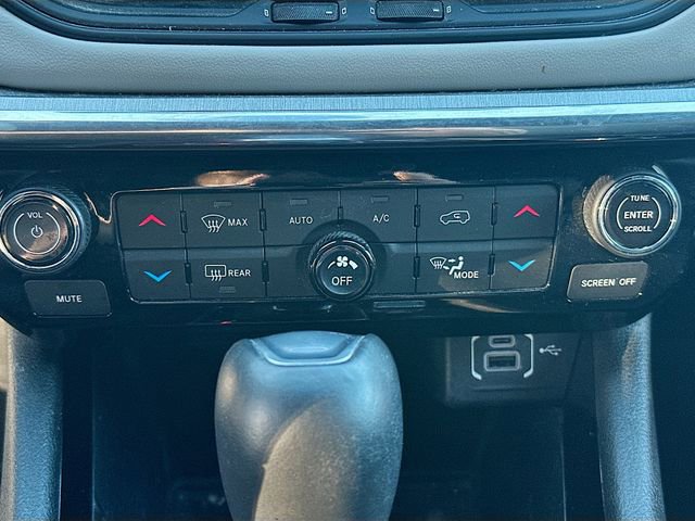 Used 2023 Jeep Compass Limited image 16