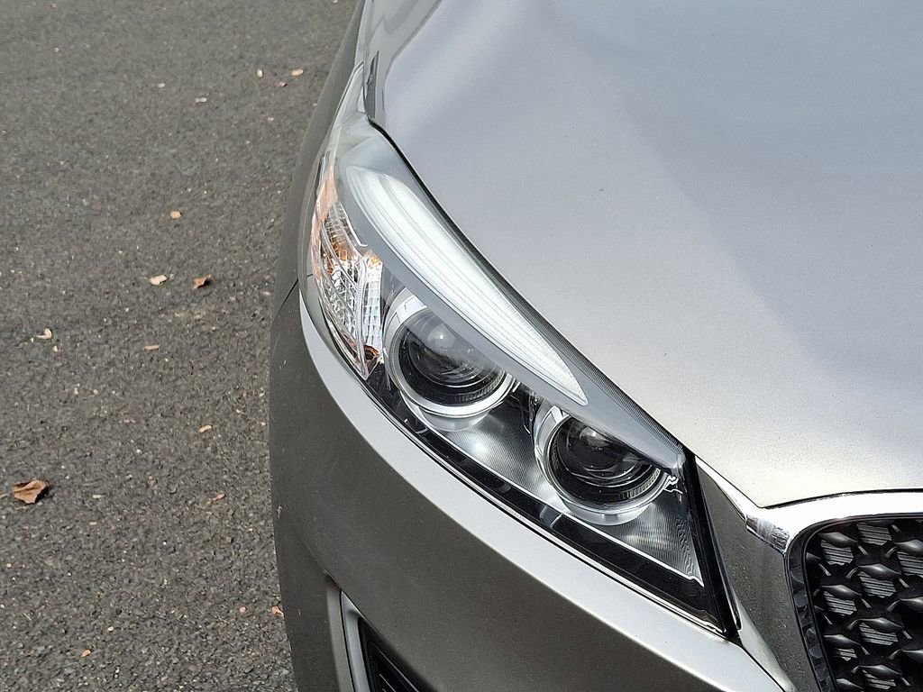 Used 2017 Kia Sorento LX image 9