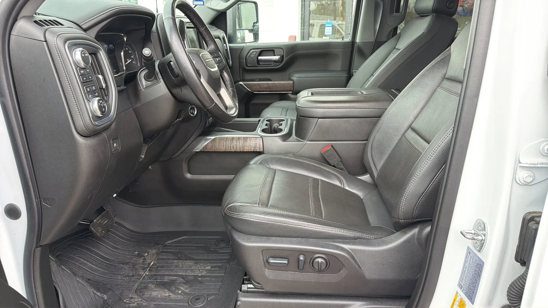 Used 2022 GMC Sierra 2500 Denali w/ Denali Ultimate Package AWD/4WD image 8