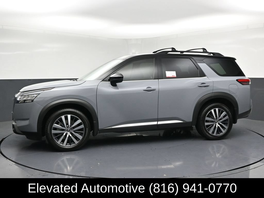 Used 2022 Nissan Pathfinder Platinum w/ Cargo Package AWD/4WD image 2