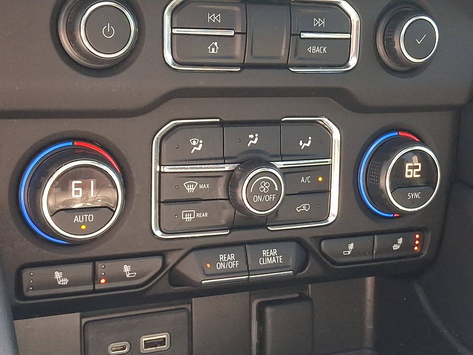 Used 2021 Chevrolet Tahoe Z71 w/ Rear Media and Nav Package image 19