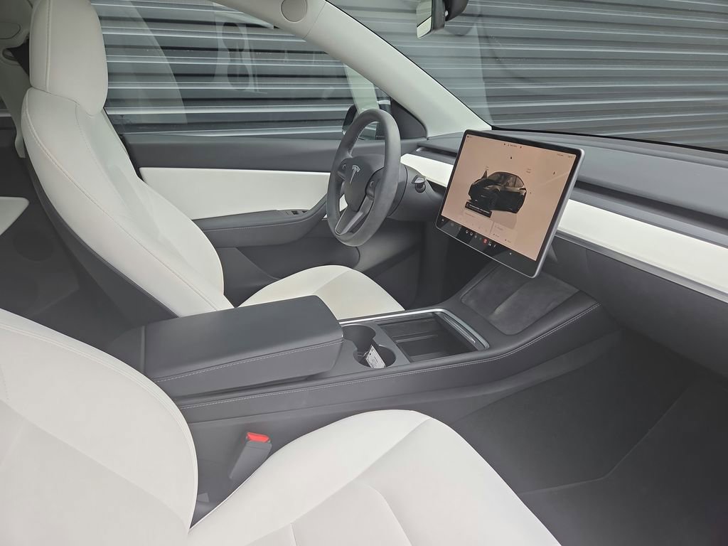 Used 2022 Tesla Model Y Performance AWD/4WD image 17