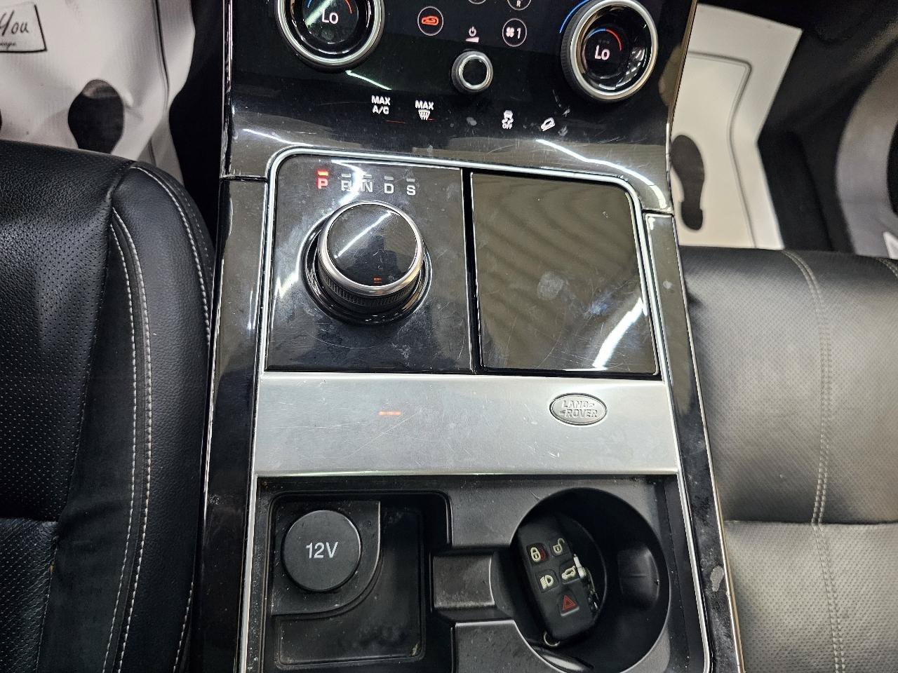 Used 2018 Land Rover Range Rover Velar R-Dynamic SE AWD/4WD image 34