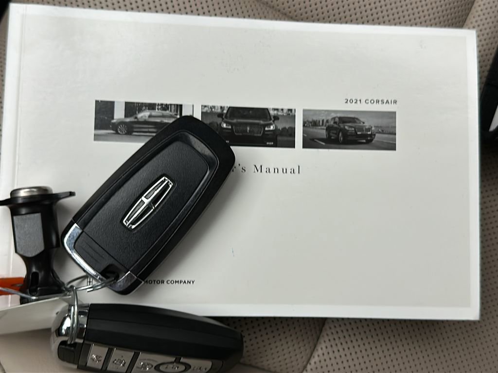 Used 2021 Lincoln Corsair AWD w/ Sport Package image 35