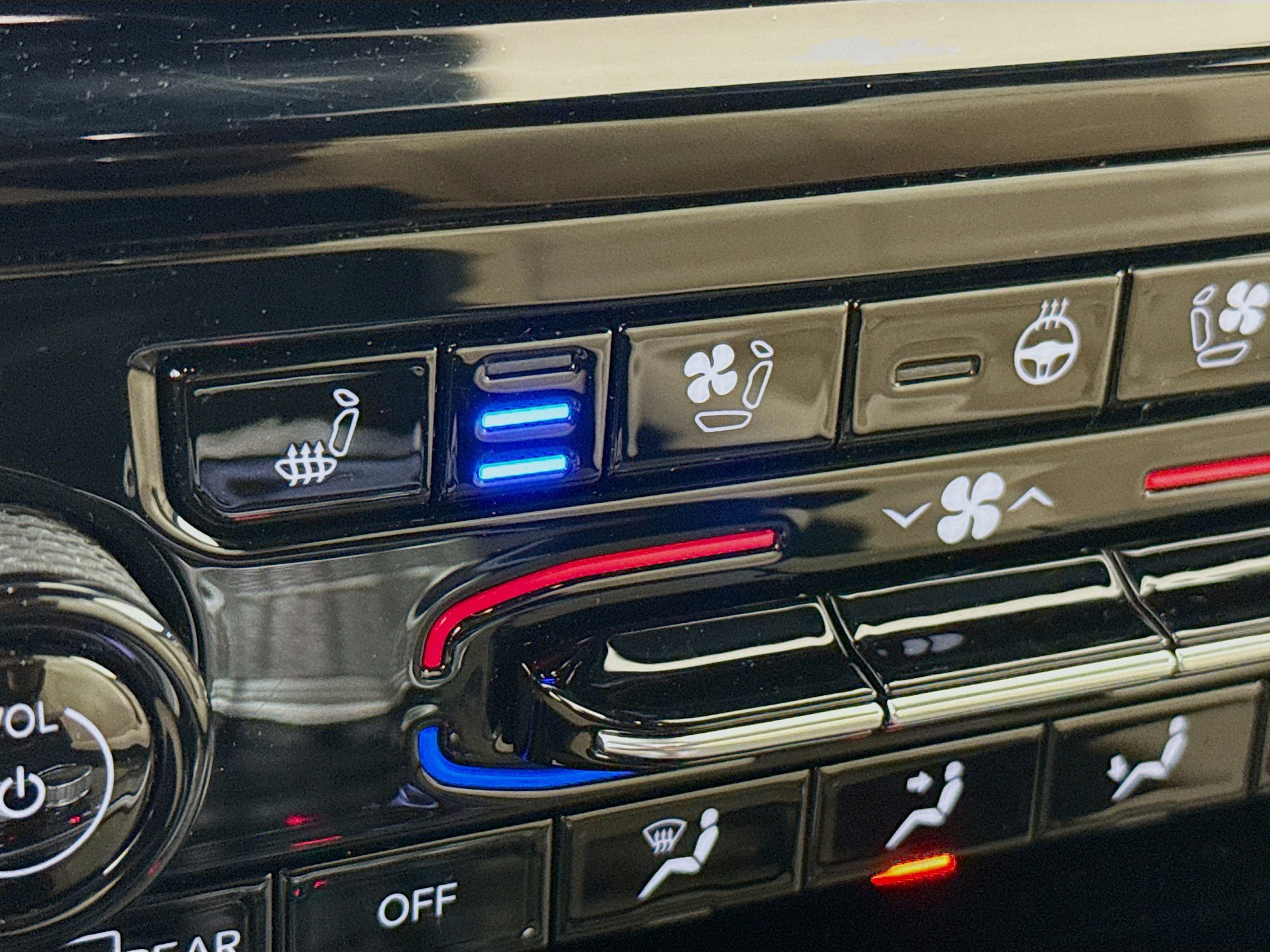 Used 2023 Jeep Grand Cherokee L Limited w/ Luxury Tech Group II image 21