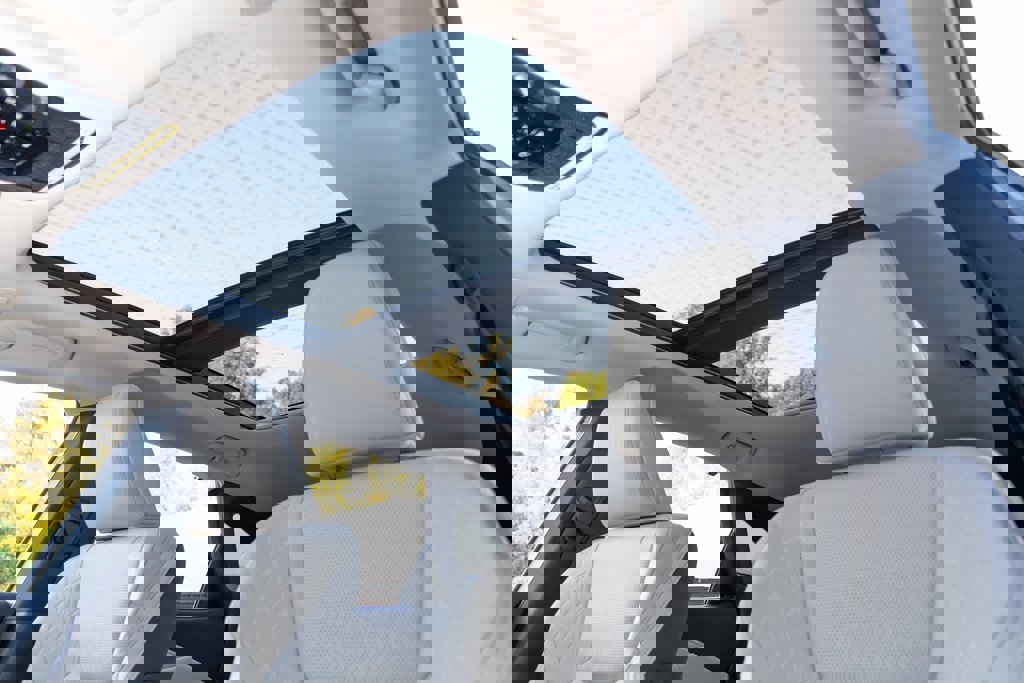 New 2026 Lexus RX 450h Luxury image 16