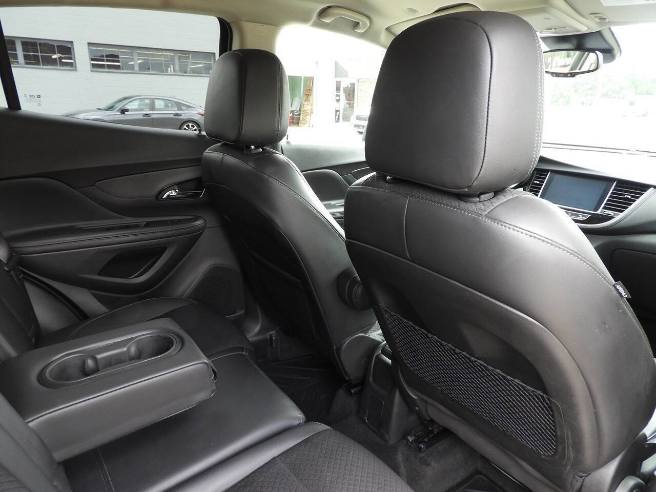 Used 2021 Buick Encore Preferred AWD/4WD image 30