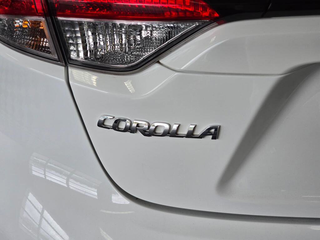 Used 2023 Toyota Corolla LE FWD image 13
