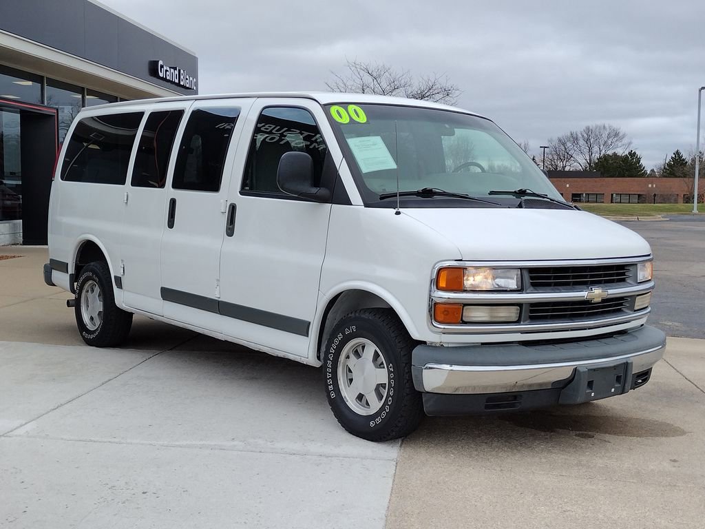 Used 2000 Chevrolet Express 1500 Passenger w/ LS Preferred Equipment Group RWD image 11