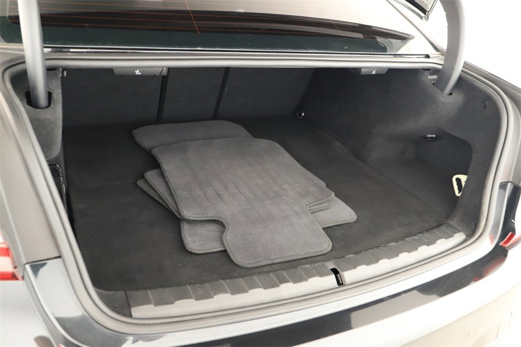 Used 2022 BMW 330e w/ M Sport Package image 29