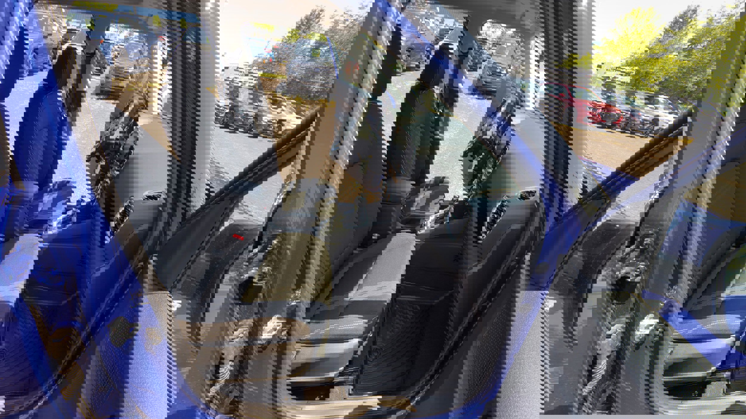 Used 2023 Hyundai Venue SEL w/ Cargo Package image 11